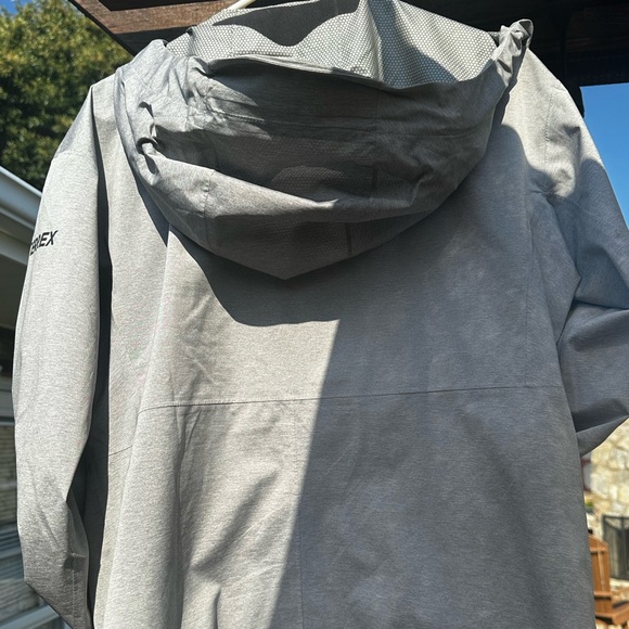 ➡️ ADIDAS Woman’s Lg Climate Proof Terrex Hooded Lightweight Gray Jacket. - Picture 3 of 9